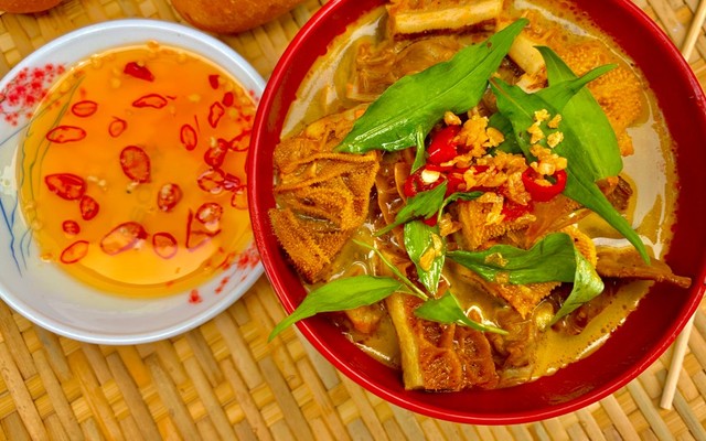 Phá Lấu Bò Bé Hí - Đường 30/4