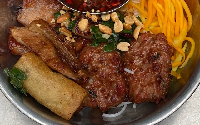 Bún Thịt Nướng Cô Nga - Vĩnh Khánh