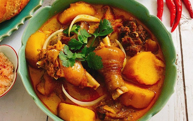 Tiệm Cà Ri Gà Miền Tây - Nguyễn Đình Chính