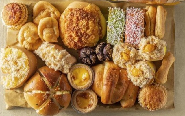 Mana Bakery & Drinks - Bánh Bông Lan & Trà Sữa Đóng Chai - 281 Nguyễn Thị Thập