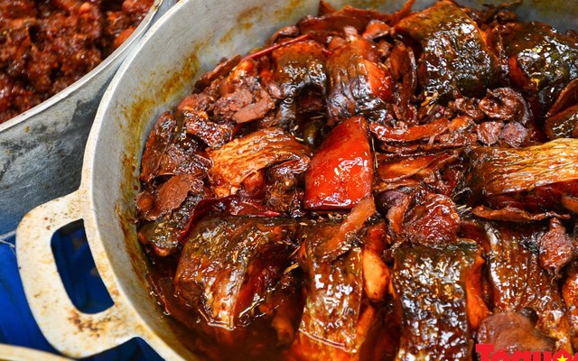 Nghị Hằng - Cá Kho Phố Cổ - Số 1 Ngõ Cầu Gỗ