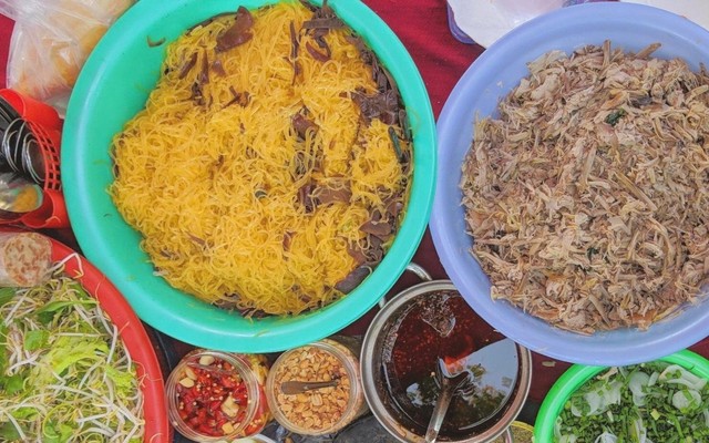 Dì Bích - Bánh Canh & Bún Trộn - Thạch Hãn