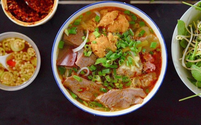 Quán Bà Ty - Bún & Giải Khát