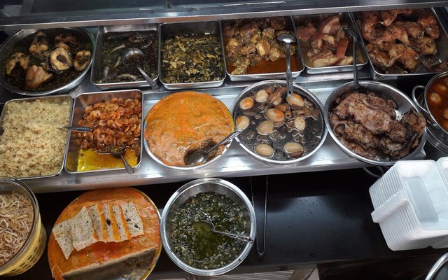 Bà Ba Chợ Thiếc - Cơm Ngon Đủ Món - Bên Hông Chợ Thiếc