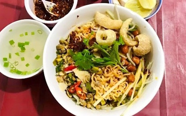 Dì Cúc - Cơm Bún Hến - Thái Phiên