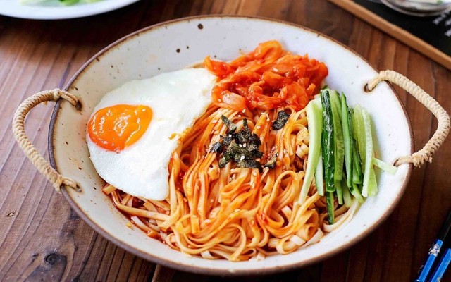 Mì Trộn Indomie Văn Lang - Đặng Thùy Trâm