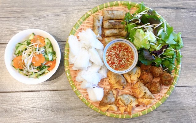 Bún Riêu Cua Ốc Cảng - Lê Hồng Phong