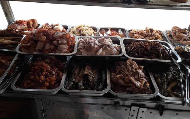 A Huy - Cơm Gà Da Giòn - Đường Số 2