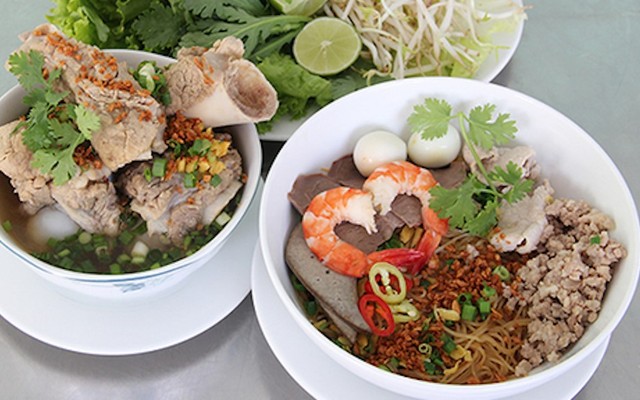 Hủ Tiếu Cô Thu - Huỳnh Tấn Phát