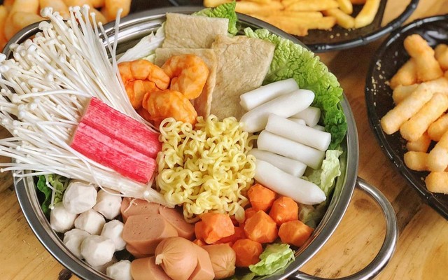 Ăn Vặt Bếp Mẹ Vy - Mỳ Indomie & Lẩu Tokbokki - Lê Duẩn