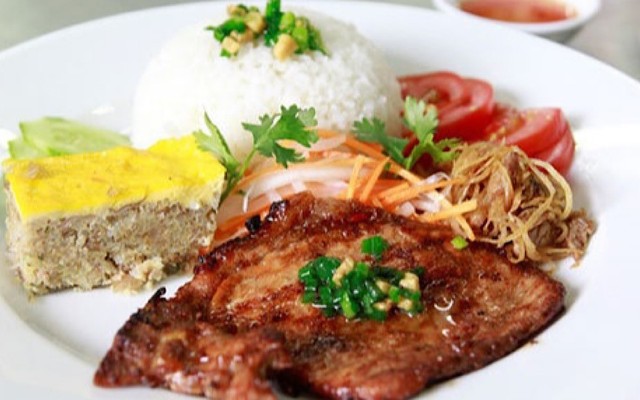 Tiệm Hai Mẹ Con - Cơm Gà Chiên Giòn & Cơm Sườn Bì Chả - Điện Biên Phủ