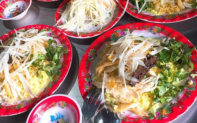 Cơm Gà Cô Minh - Trần Văn Dư