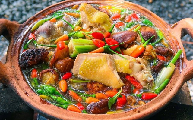 Tuyền Quán - Lẩu Gà Tre Nguyên Con - Trần Quang Cơ