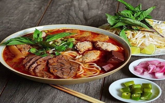 Bếp Nhà Mẹ Ú 40 - Cơm Sườn & Bún Bò - Đường Số 40