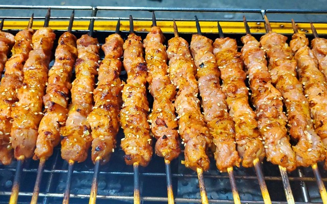 Tiểu Thịt Xiên - Phạm Ngọc Thạch