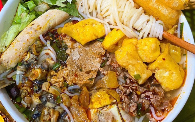 Bún Riêu Ốc Tóp Mỡ Thanh Sơn - Ngõ Giếng Mứt