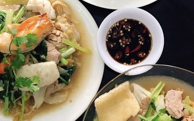 Nhà Người Hoa - Hủ Tiếu Xào - Hồ Hoà