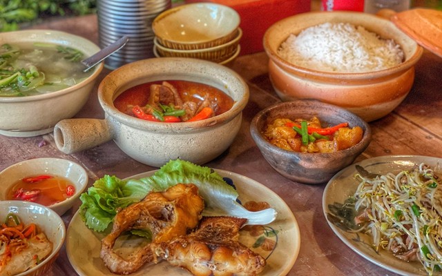 Cơm Tiệm A Vũ - Ngô Quyền