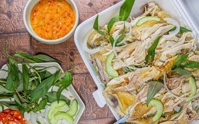 Gỏi Gà QuynQuyn - Triệu Việt Vương - Shop Online