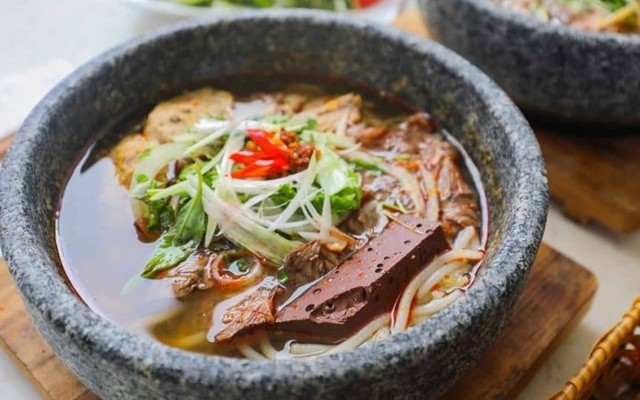 Quán Bún Bò Thố Đá - Nhà Chung