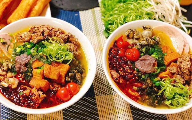 Quán Bún Riêu Tân Định - Mã Lộ