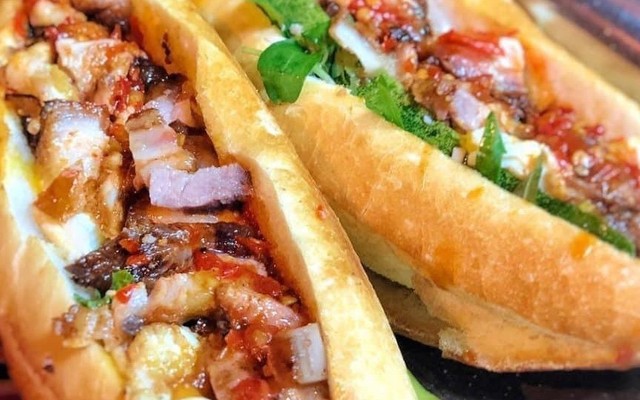 Thịt Lợn Quay Hoàng Sâm - Bánh Mỳ Thịt Quay - Đinh Lễ