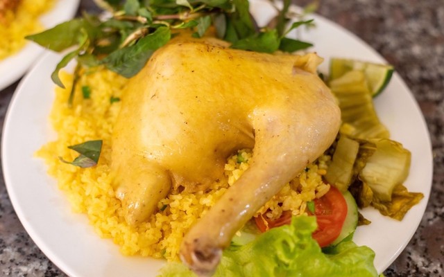 Cơm Gà Xối Mỡ - Lân Hà - CN 7