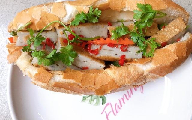 Mon Mon - Cơm Phần, Bánh Canh & Bánh Mì Chả Cá Nha Trang