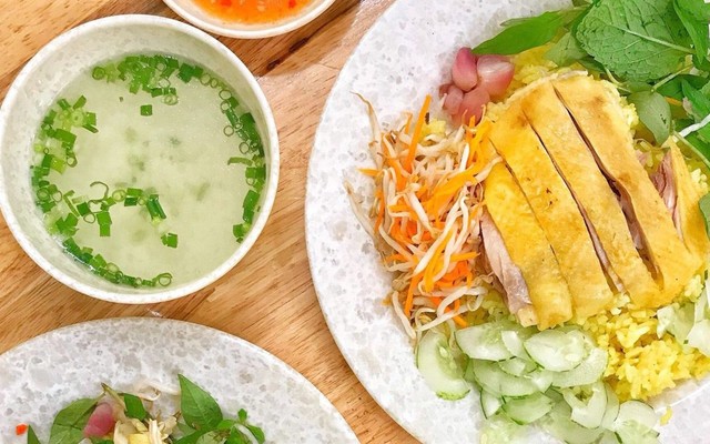 Tuyết Nhung - Cơm Gà Phú Yên - Ô Chợ Dừa