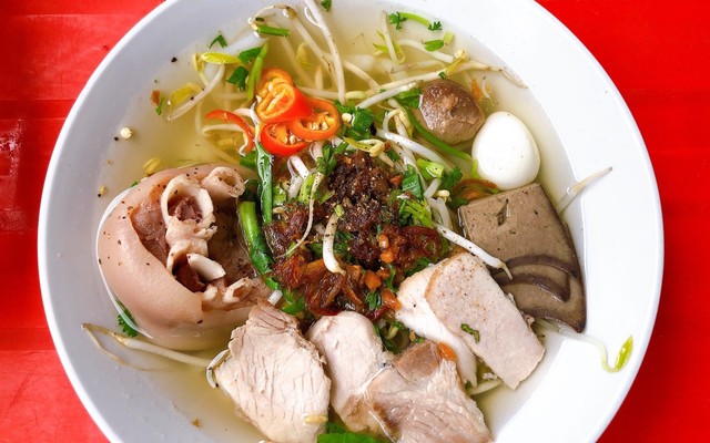Bánh Canh Giò Heo Năm Kòi -  Đường Số 4
