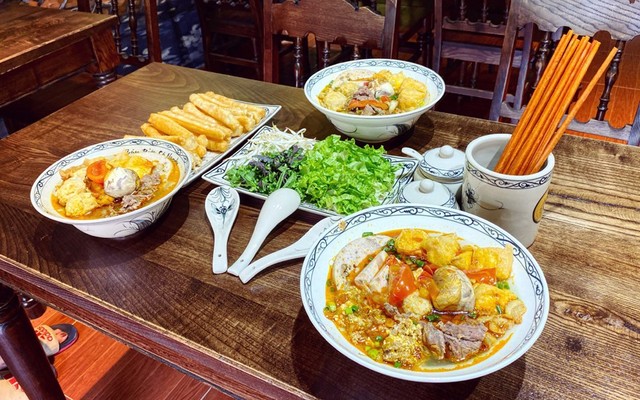 Bún Riêu Truyền Thống Bà Tam - Bạch Mai