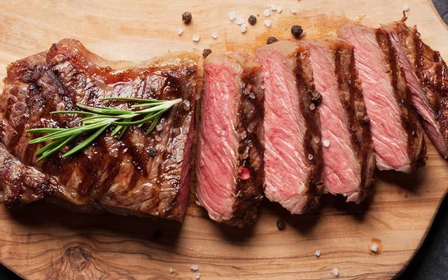 LUCIA'S STEAK HOUSE - Núi Trúc