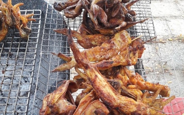 Giò Hầm & Tai Mui Nướng - Lạc Long Quân