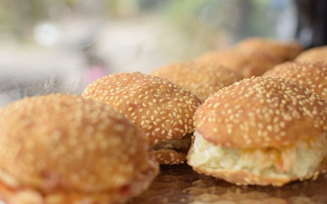 Bánh Bao Kẹp & Bánh Xôi Tiêu Louis - Nguyễn Văn Linh