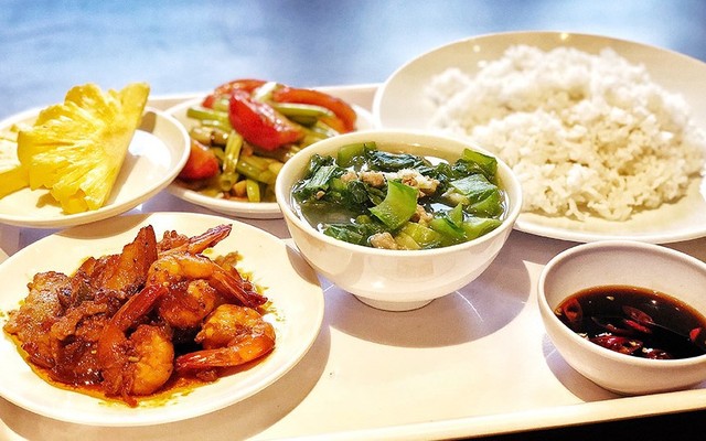 Uyên Uyên - Cơm Trưa & Ăn Vặt