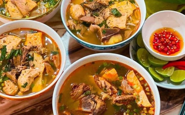 Bún Bò NhiNhi - Bùi Thị Xuân