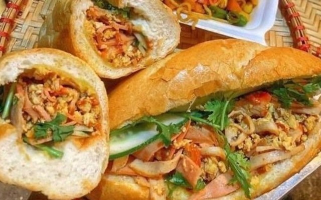 Bánh Mỳ Dân Tổ - 53 Lê Quý Đôn