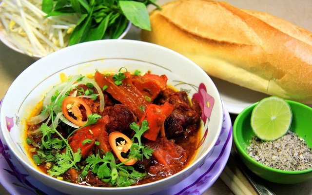 Ngọc Trâm - Mỳ Quảng Hội An - 13 Tô Vĩnh Diện