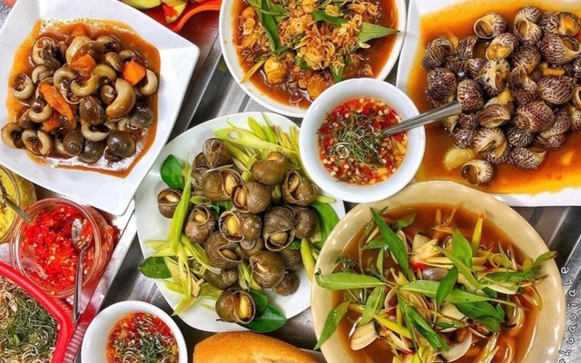 Quán Ốc Huyền - Nguyễn Hữu Cảnh