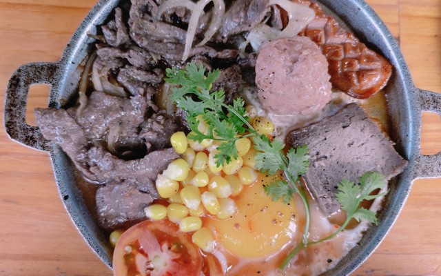 Mr. Lu - Bánh Mì Chảo & Bò Né