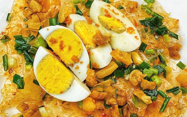 Bánh Tráng Trộn Saigonese - Hoàng Diệu