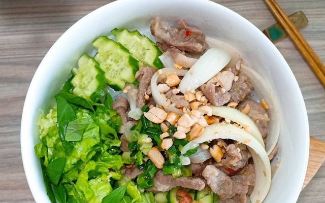Bún Thịt Xào Dì Anh - Gỏi Cuốn & Bò Bía