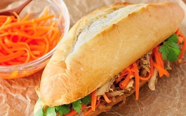 Bánh Mì Gà Xé 11 - Nguyễn Văn Cừ