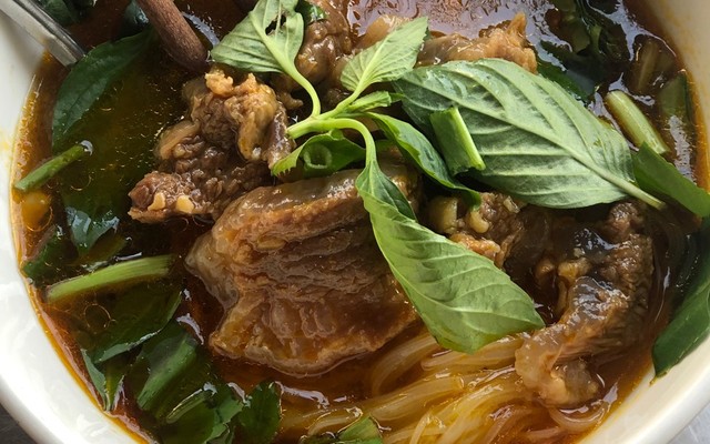 Hủ Tiếu Bác Ba Phi - Bánh Canh & Bò Kho