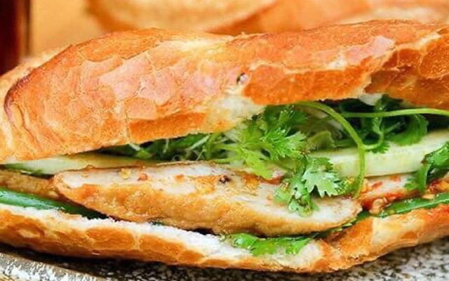 Bánh Mỳ Thuý - Ngã Tư Đấu Mã - Phố Vũ