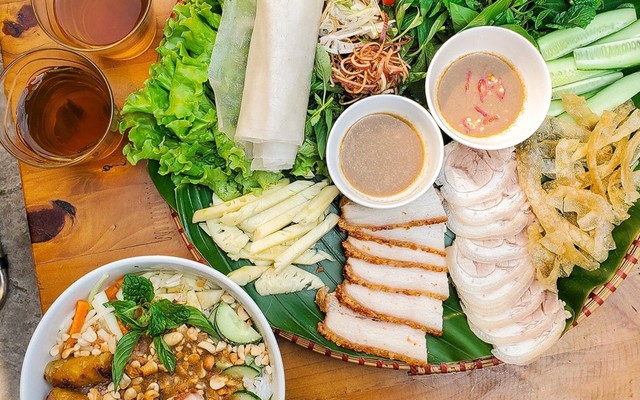 Bánh Tráng Cuốn Thịt Heo - Thon Thon