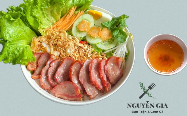 Nguyễn Gia - Bún Trộn & Cơm Gà - Nghĩa Tân