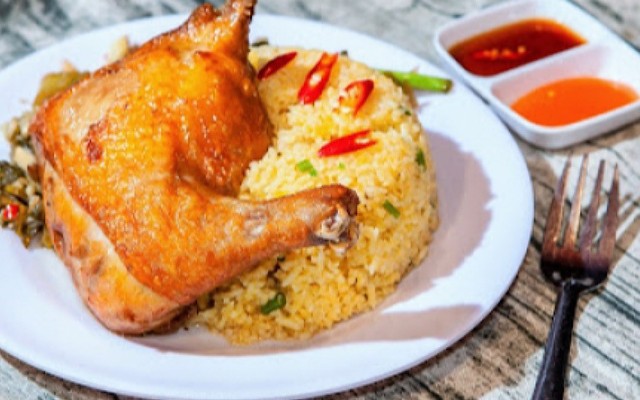 Quán Cơm Gà Xối Mỡ Dì Bảy - Nguyễn Ảnh Thủ