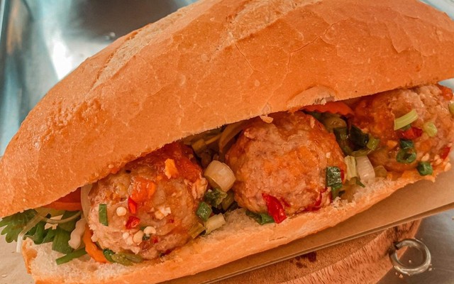 Bánh Mì Thịt Nướng Lò Heo - Huỳnh Văn Luỹ