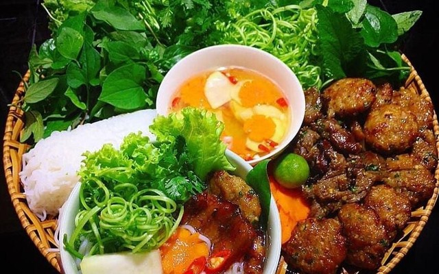 Bà Béo - Bún Chả Hà Nội & Nem Rán